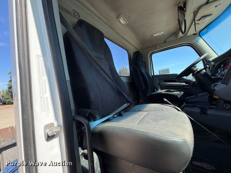 image for item EA0019 2015 Kenworth T680 semi truck