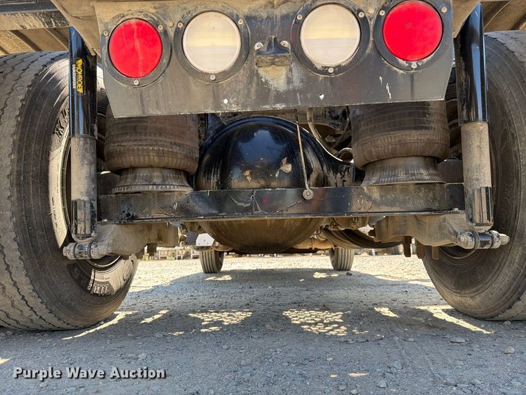 image for item EA0019 2015 Kenworth T680 semi truck