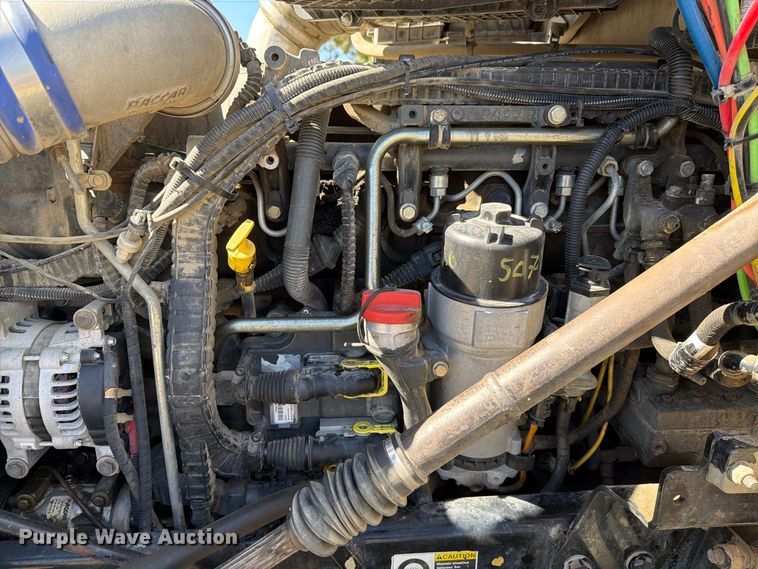image for item EA0019 2015 Kenworth T680 semi truck