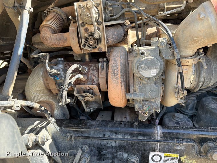 image for item EA0019 2015 Kenworth T680 semi truck