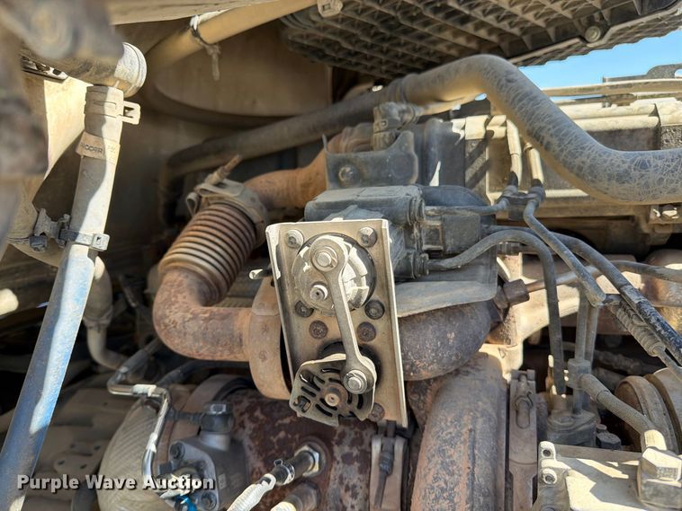 image for item EA0019 2015 Kenworth T680 semi truck