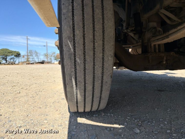 image for item EA0019 2015 Kenworth T680 semi truck