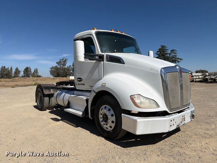 image for item EA0020 2015 Kenworth T680 semi truck