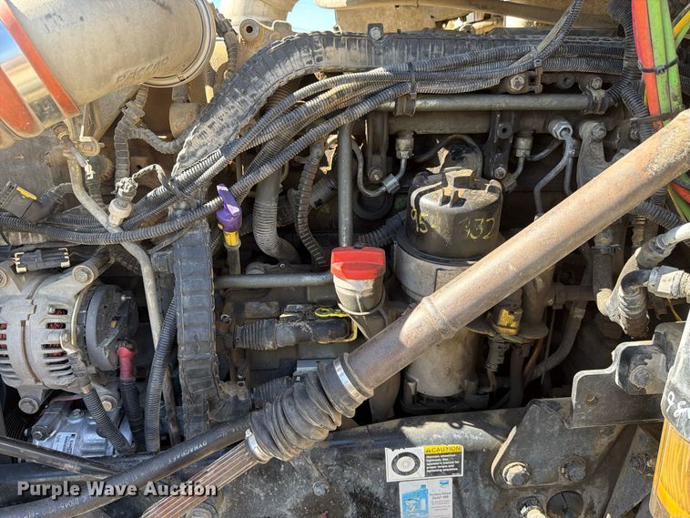 image for item EA0020 2015 Kenworth T680 semi truck