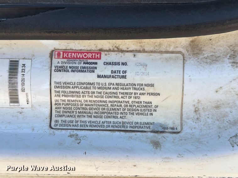 image for item EA0020 2015 Kenworth T680 semi truck