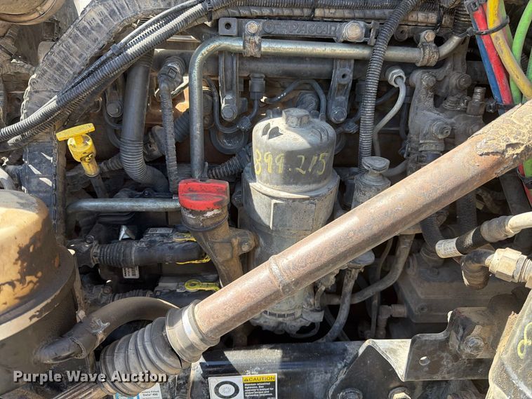 image for item EA0021 2015 Kenworth T680 semi truck