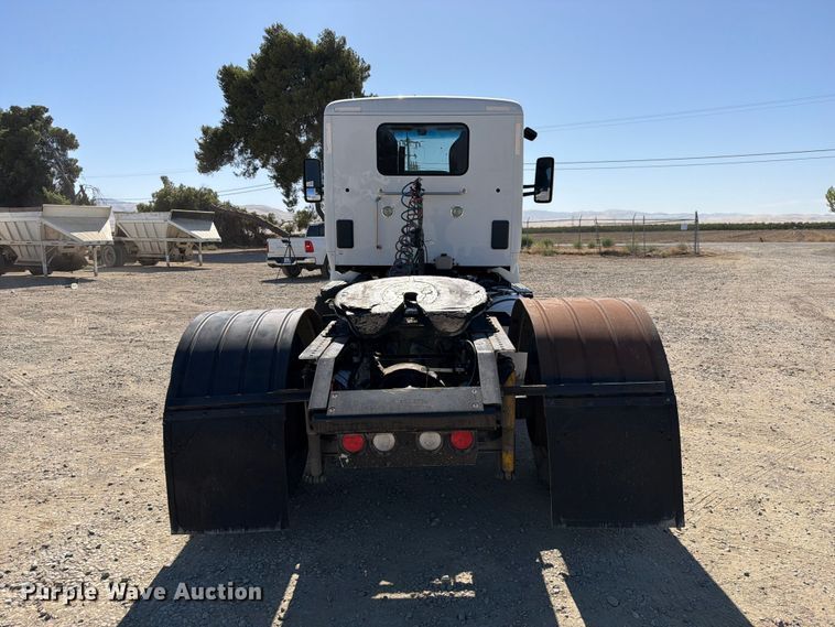 image for item EA0022 2015 Kenworth T680 semi truck
