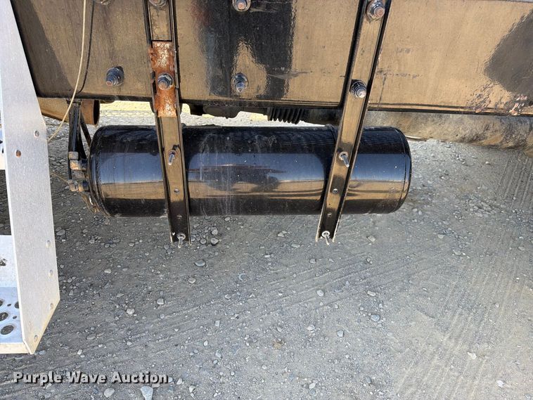 image for item EA0022 2015 Kenworth T680 semi truck