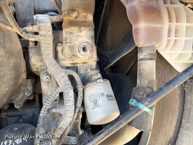 image for item EA0022 2015 Kenworth T680 semi truck