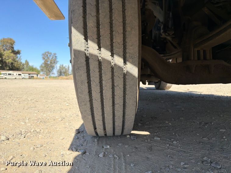 image for item EA0022 2015 Kenworth T680 semi truck
