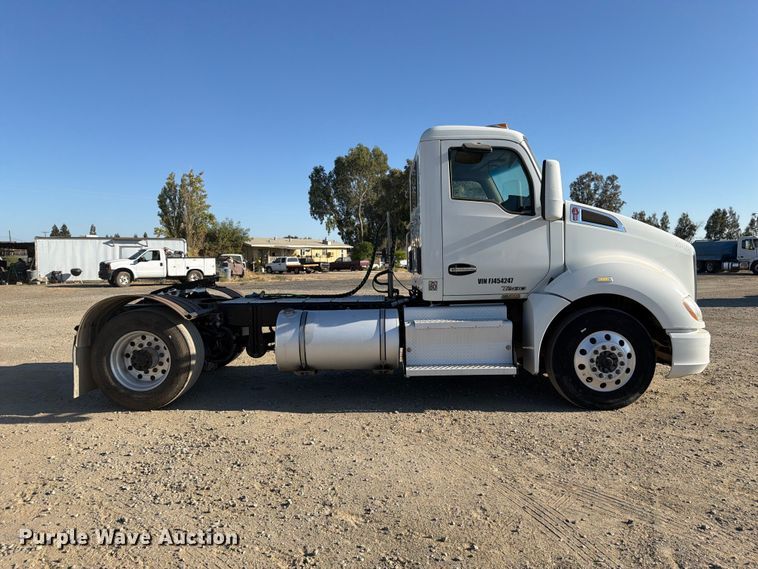 image for item EA0023 2015 Kenworth T680 semi truck