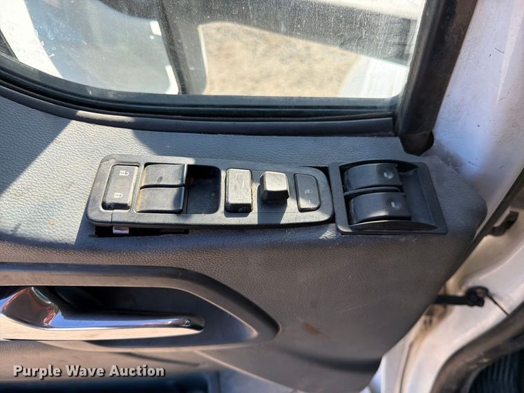 image for item EA0023 2015 Kenworth T680 semi truck