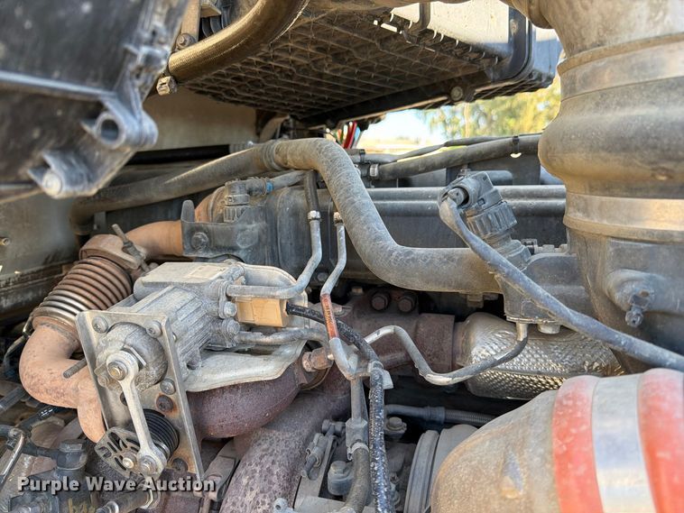 image for item EA0023 2015 Kenworth T680 semi truck