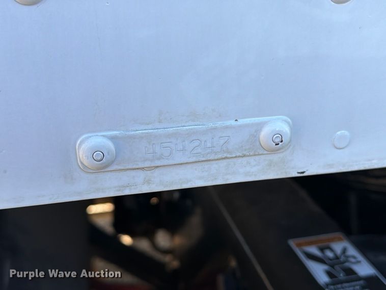image for item EA0023 2015 Kenworth T680 semi truck
