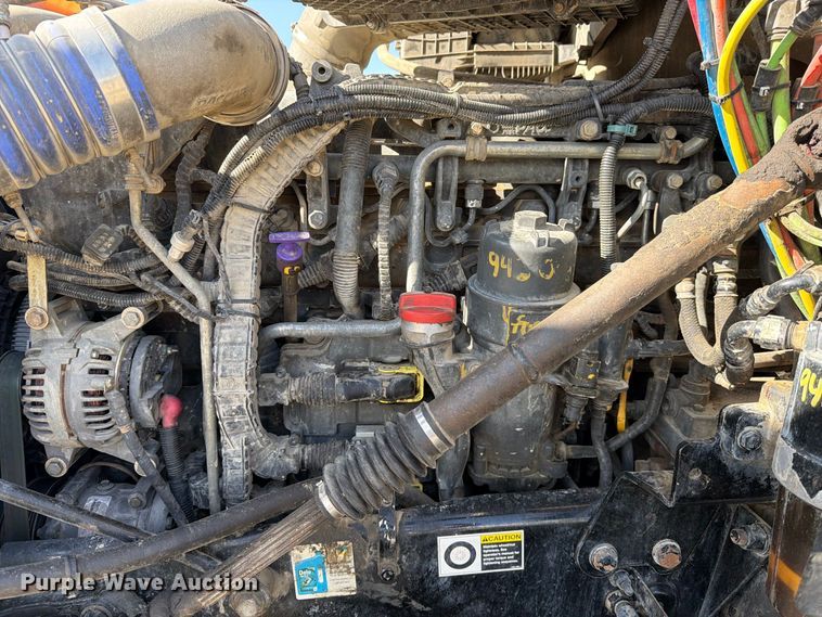 image for item EA0024 2015 Kenworth T680 semi truck