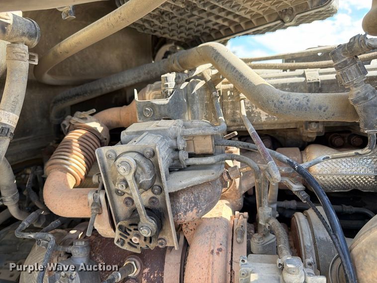 image for item EA0024 2015 Kenworth T680 semi truck