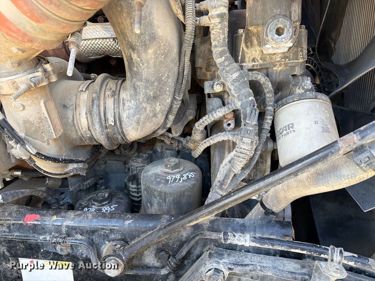 image for item EA0024 2015 Kenworth T680 semi truck