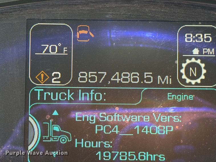 image for item EA0025 2015 Kenworth T680 semi truck