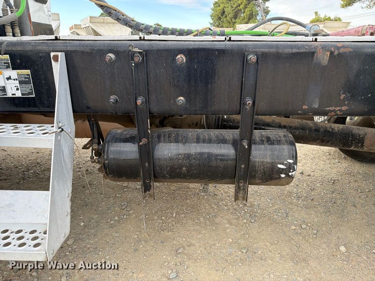 image for item EA0026 2015 Kenworth T680 semi truck