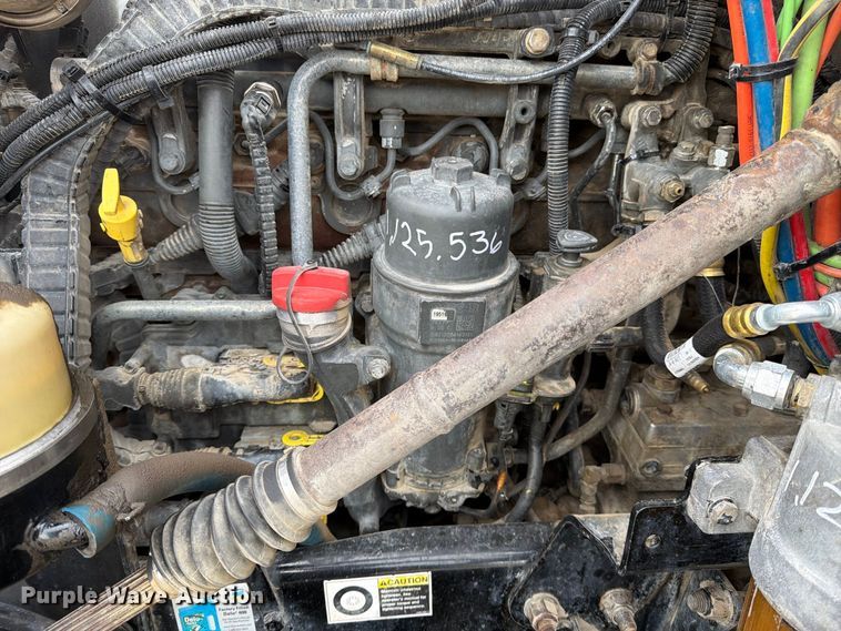 image for item EA0026 2015 Kenworth T680 semi truck
