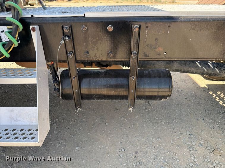 image for item EA0029 2015 Kenworth T680 semi truck