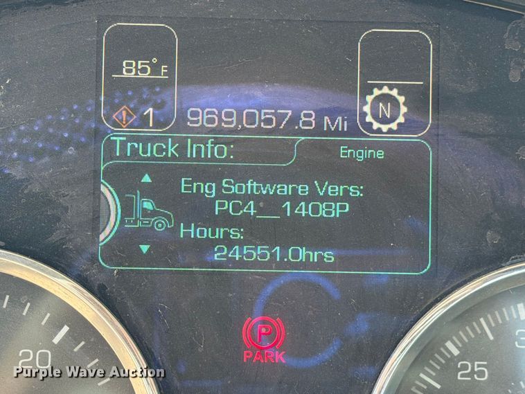 image for item EA0029 2015 Kenworth T680 semi truck