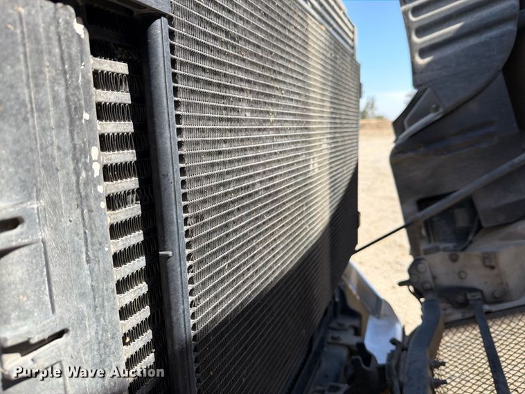 image for item EA0029 2015 Kenworth T680 semi truck