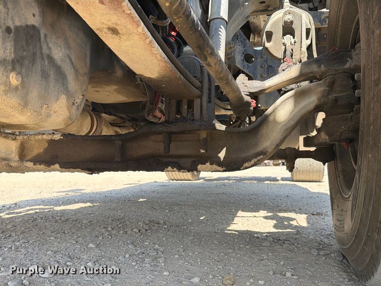 image for item EA0029 2015 Kenworth T680 semi truck