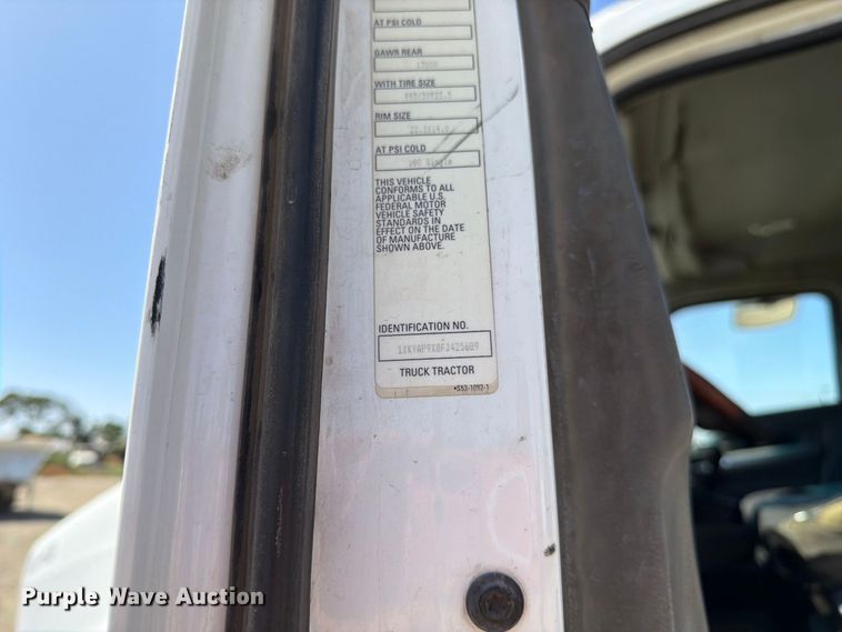 image for item EA0029 2015 Kenworth T680 semi truck