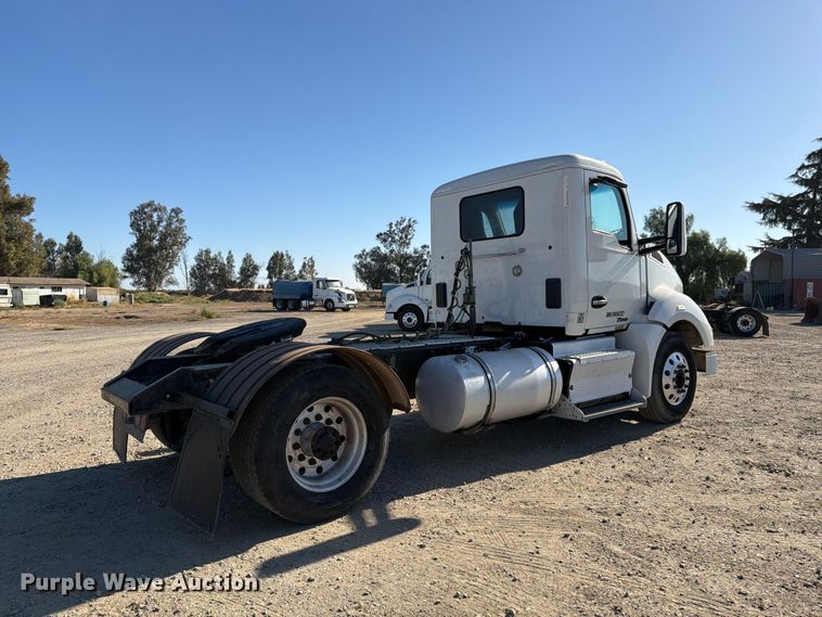 image for item EA0030 2015 Kenworth T680 semi truck