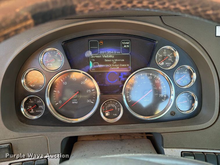 image for item EA0030 2015 Kenworth T680 semi truck