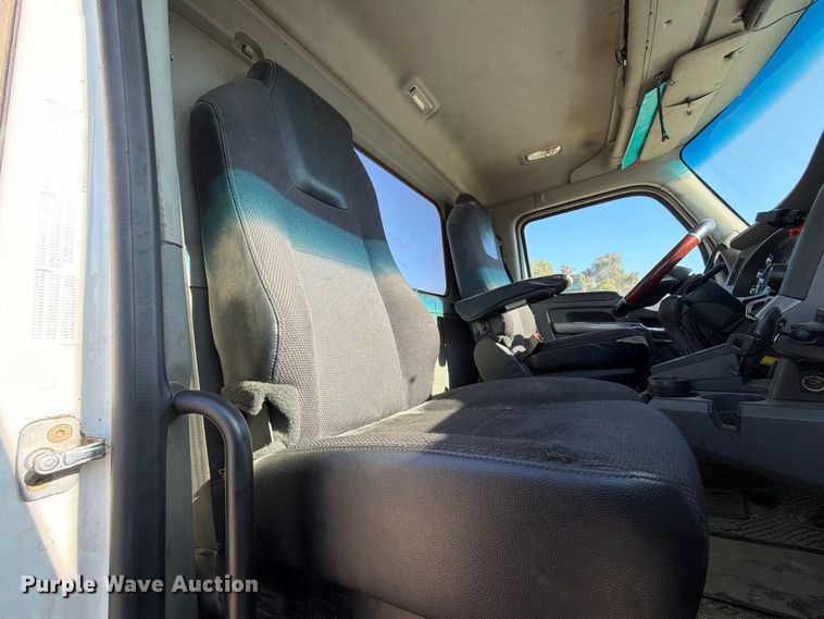 image for item EA0030 2015 Kenworth T680 semi truck