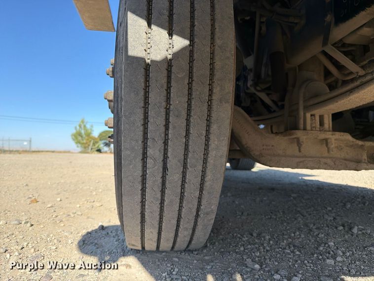 image for item EA0030 2015 Kenworth T680 semi truck