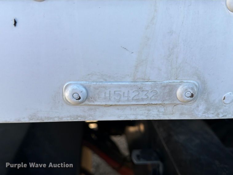 image for item EA0030 2015 Kenworth T680 semi truck