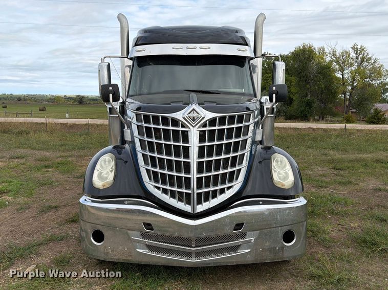 image for item EA0534 2013 International Lonestar semi truck