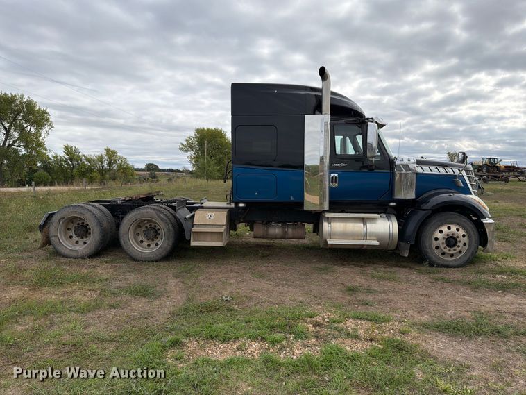 image for item EA0534 2013 International Lonestar semi truck