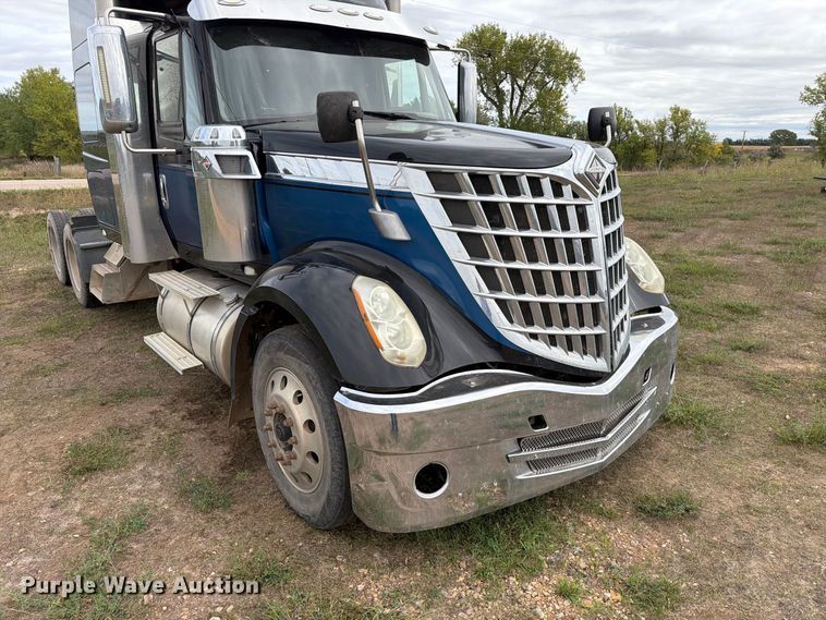 image for item EA0534 2013 International Lonestar semi truck