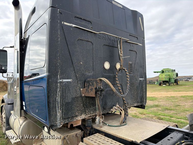 image for item EA0534 2013 International Lonestar semi truck