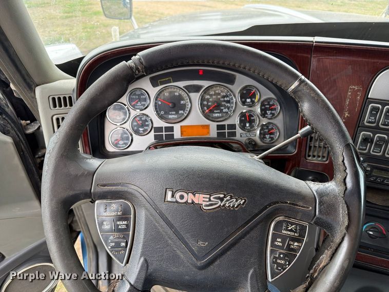 image for item EA0534 2013 International Lonestar semi truck