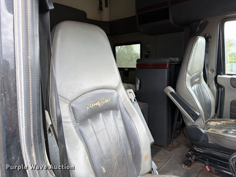 image for item EA0534 2013 International Lonestar semi truck