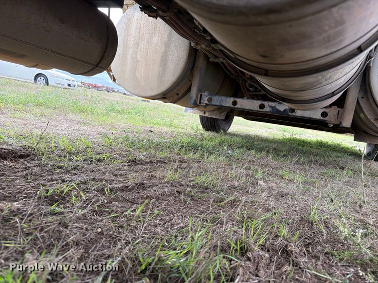 image for item EA0534 2013 International Lonestar semi truck