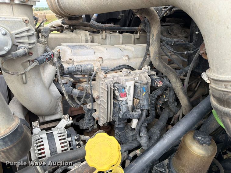 image for item EA0534 2013 International Lonestar semi truck