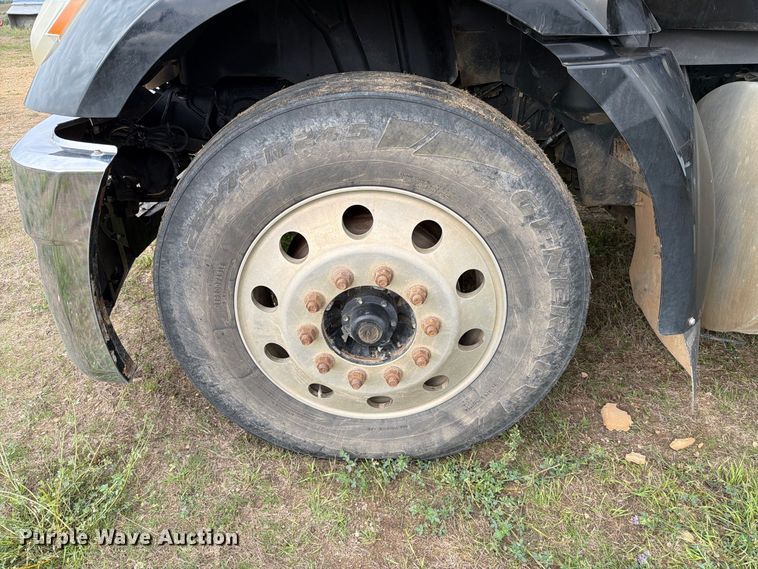 image for item EA0534 2013 International Lonestar semi truck