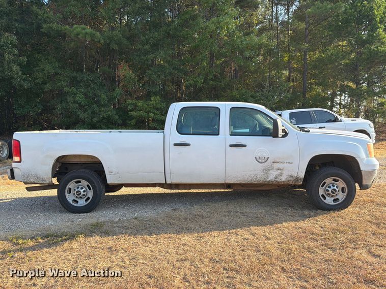image for item EA7362 2012 GMC Sierra 2500HD Crew Cab pickup truck