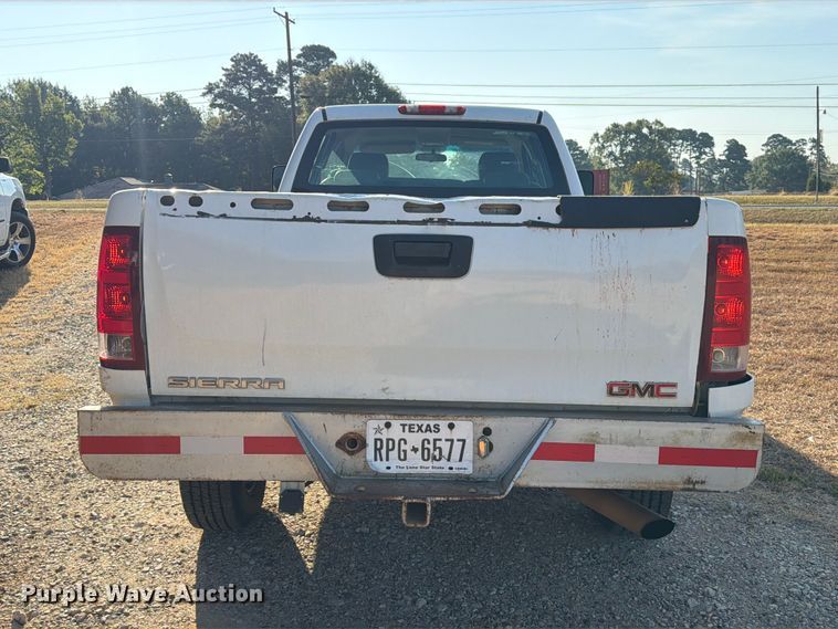 image for item EA7362 2012 GMC Sierra 2500HD Crew Cab pickup truck