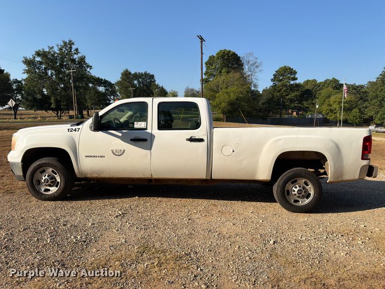 image for item EA7362 2012 GMC Sierra 2500HD Crew Cab pickup truck