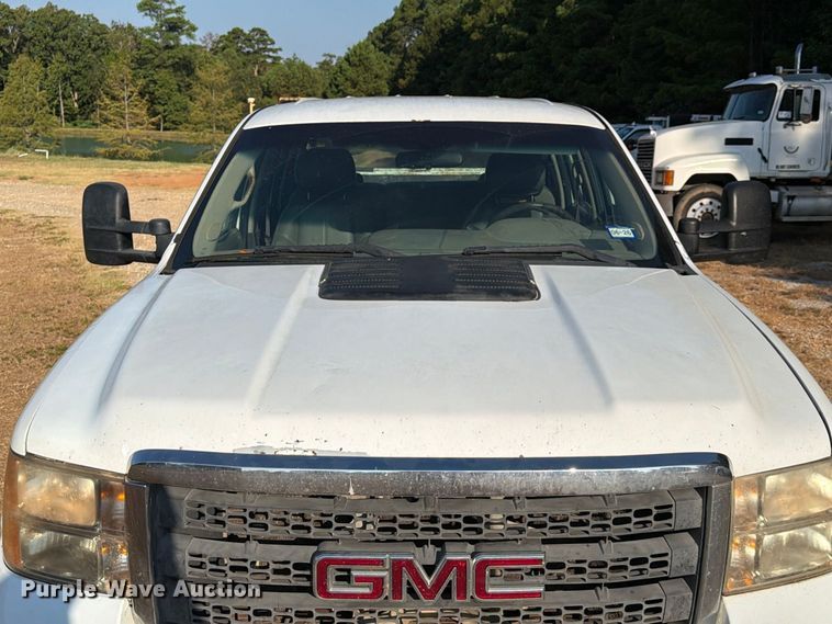 image for item EA7362 2012 GMC Sierra 2500HD Crew Cab pickup truck
