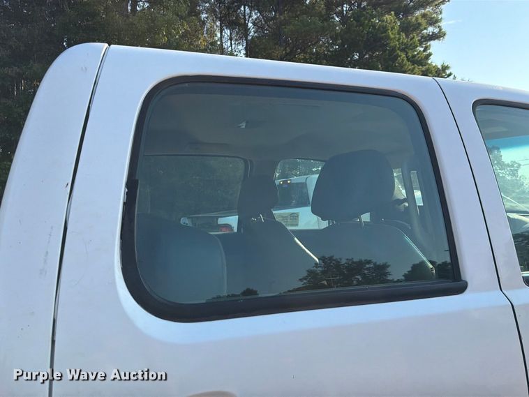 image for item EA7362 2012 GMC Sierra 2500HD Crew Cab pickup truck