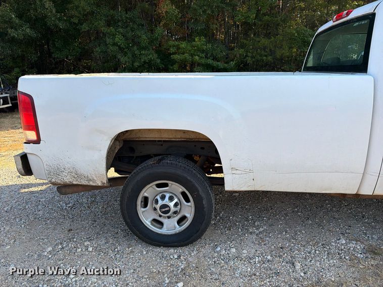 image for item EA7362 2012 GMC Sierra 2500HD Crew Cab pickup truck