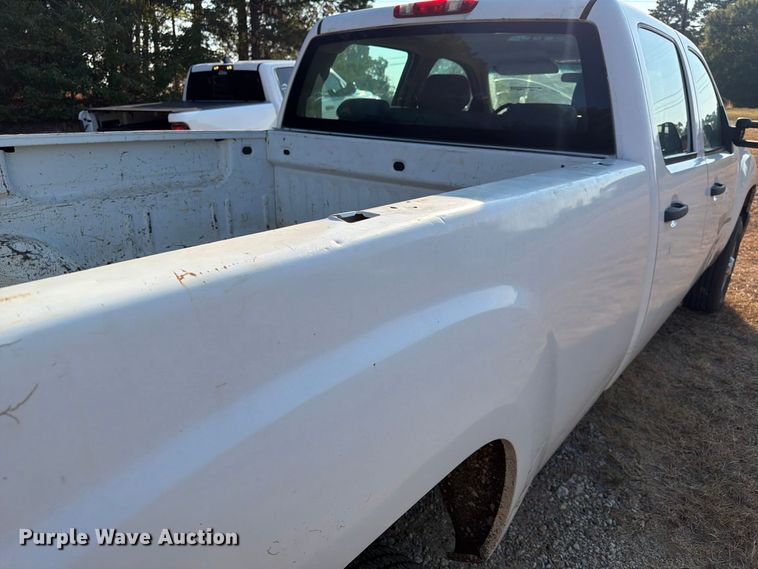 image for item EA7362 2012 GMC Sierra 2500HD Crew Cab pickup truck